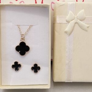 Elegant Black Clover Jewelry Set